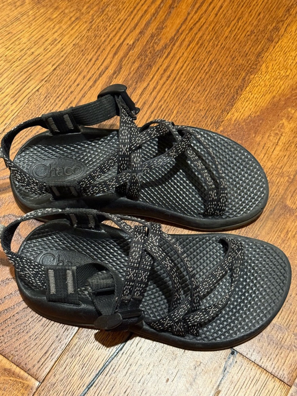 Chaco Kids Youth Sandals Size 2 Black Adjustable